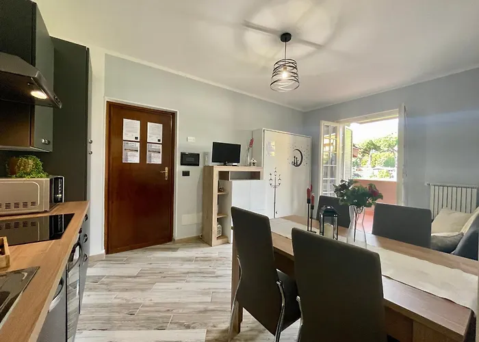 アパート Il Gabbiano Bilocale Con Piscina, Garage E A/c. *