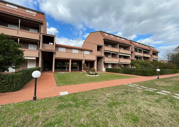 Il Gabbiano Bilocale Con Piscina, Garage E A/c. アパート ロアーノ