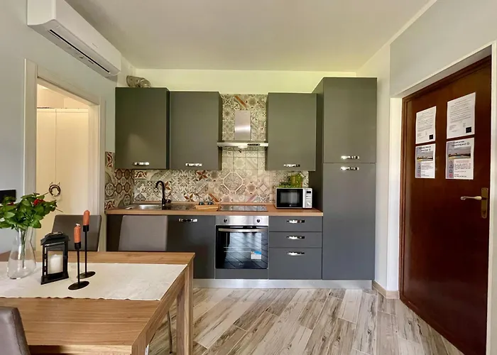 アパート Il Gabbiano Bilocale Con Piscina, Garage E A/c. ロアーノ