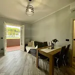 Il Gabbiano Bilocale Con Piscina, Garage E A/c. Lägenhet Loano
