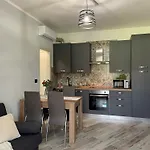 Lägenhet Il Gabbiano Bilocale Con Piscina, Garage E A/c.