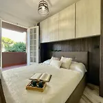 Lägenhet Il Gabbiano Bilocale Con Piscina, Garage E A/c.