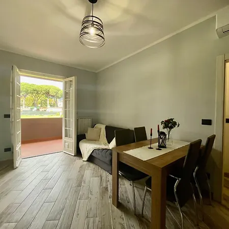 Il Gabbiano Bilocale Con Piscina, Garage E A/c. Daire Loano