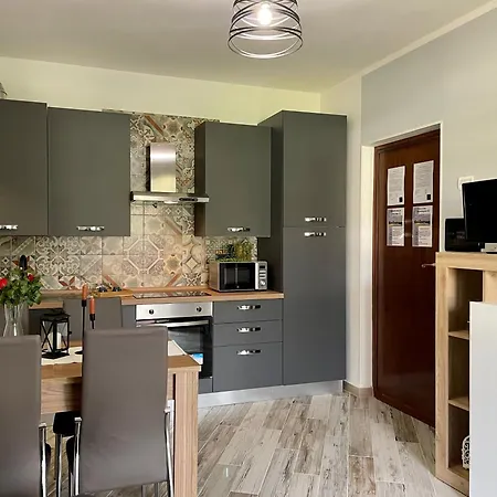 Apartment Il Gabbiano Bilocale Con Piscina, Garage E A/c. *