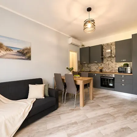 Il Gabbiano Bilocale Con Piscina, Garage E A/c. Διαμέρισμα *